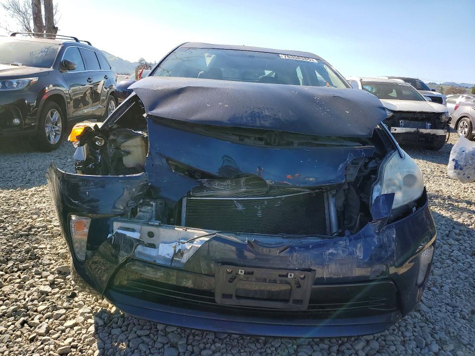 Photo 5 from auction – 2013 TOYOTA PRIUS with VIN JTDKN3DU5D1627642