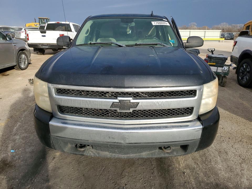 Photo 5 from auction – 2007 CHEVROLET SILVERADO with VIN 1GCEC19C87Z601713