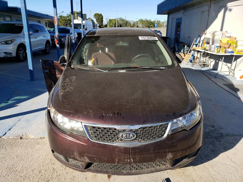 Photo 5 from auction – 2011 KIA FORTE with VIN KNAFU4A20B5356103