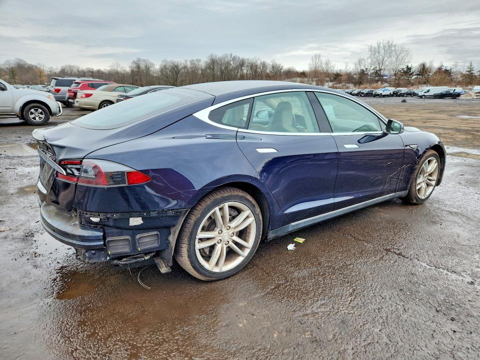 Photo 3 from auction – 2014 TESLA MODEL S with VIN 5YJSA1S11EFP66068