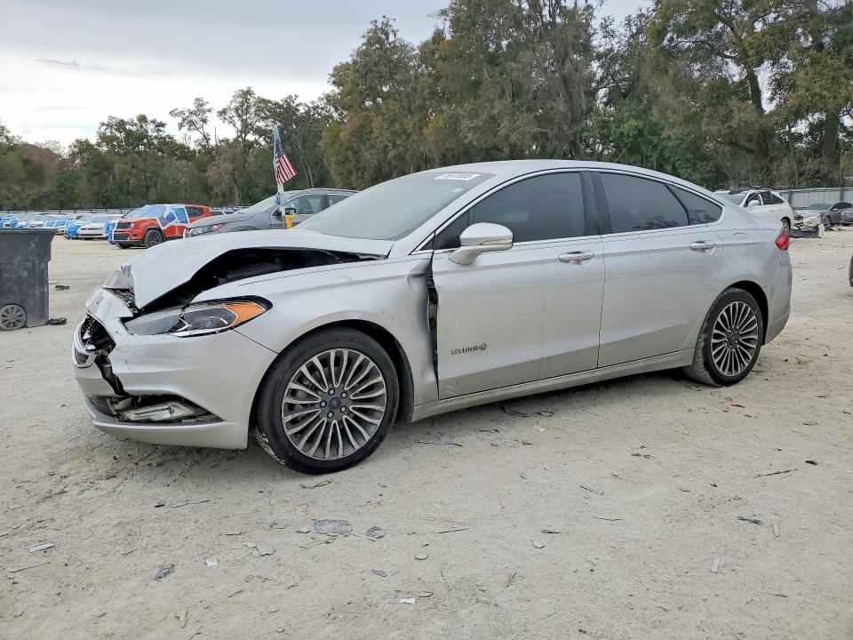 FORD FUSION 2018 with VIN 3FA6P0RU0JR272485 - Photo from auction