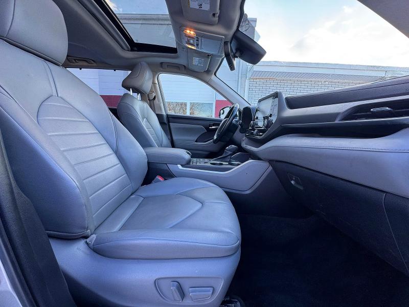 Photo 5 from auction – 2022 TOYOTA HIGHLANDER with VIN 5TDHZRBH0NS195604