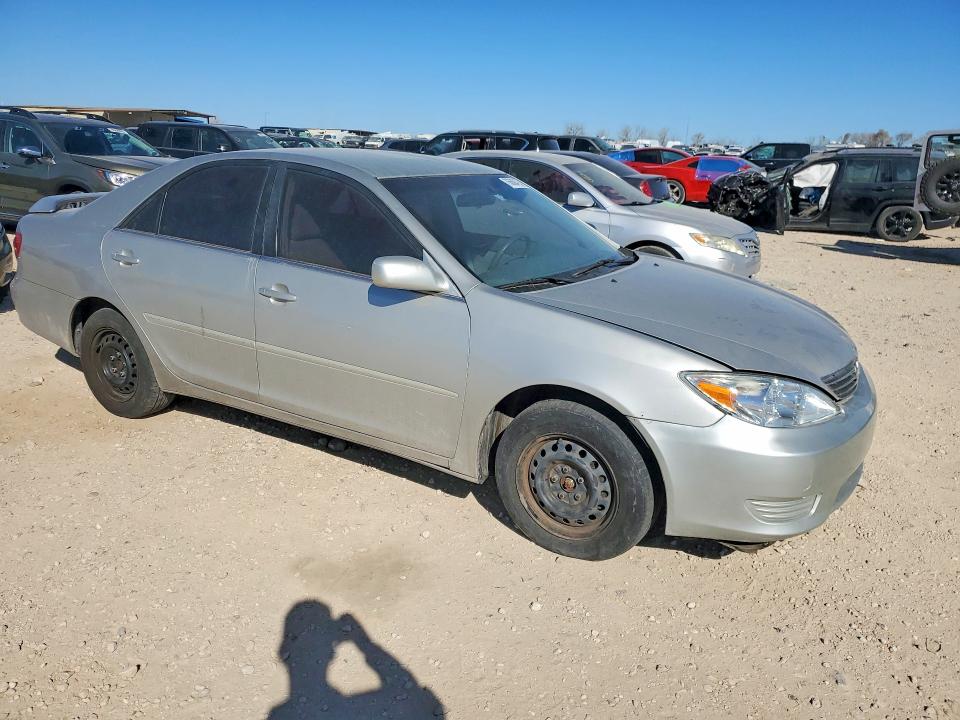 Photo 4 from auction – 2005 TOYOTA CAMRY with VIN 4T1BE32K75U992465