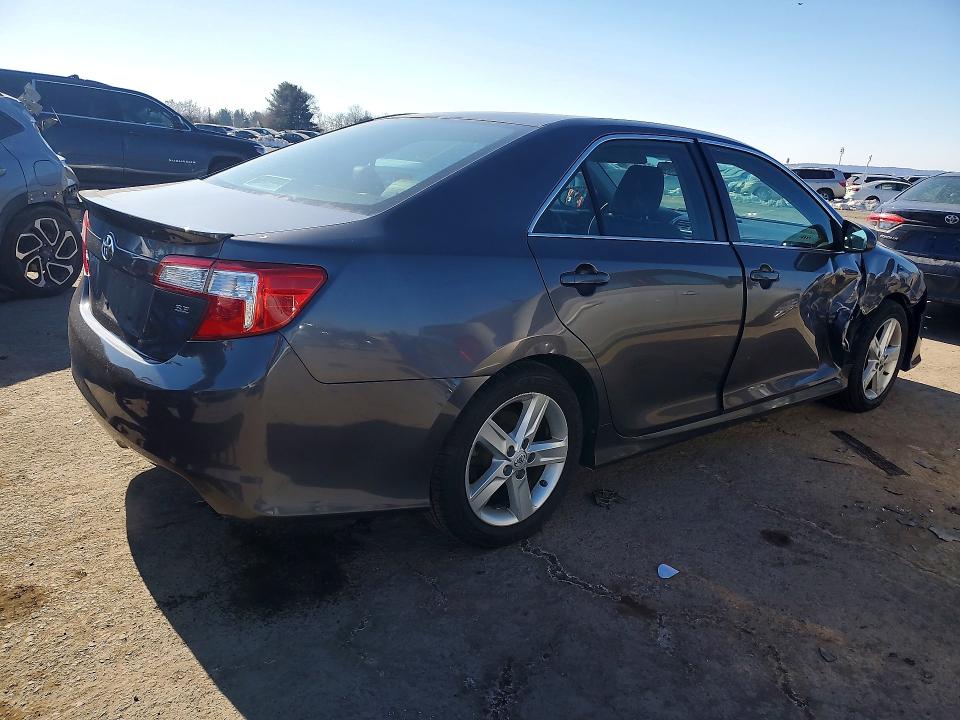 Photo 3 from auction – 2014 TOYOTA CAMRY with VIN 4T1BF1FK8EU317154