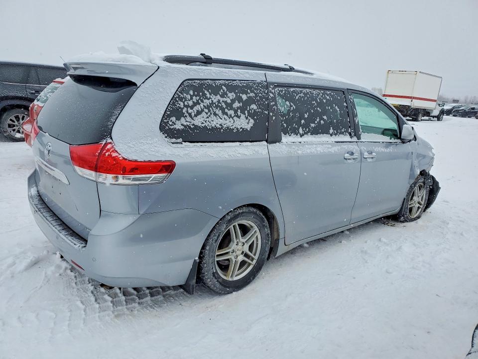 Photo 3 from auction – 2011 TOYOTA SIENNA with VIN 5TDYK3DC1BS170161