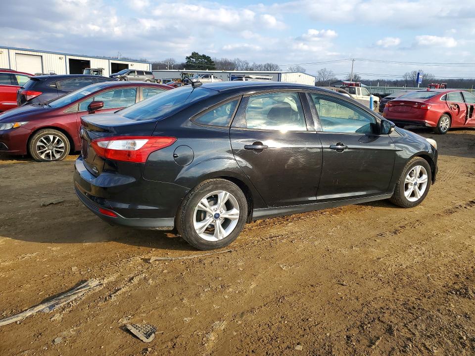 Photo 3 from auction – 2014 FORD FOCUS SE with VIN 1FADP3F21EL157846
