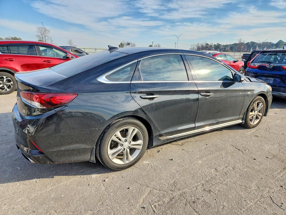 Photo 3 from auction – 2018 HYUNDAI SONATA with VIN 5NPE34AF5JH632360