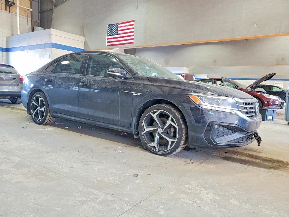 Photo 4 from auction – 2020 VOLKSWAGEN PASSAT with VIN 1VWMA7A34LC011440