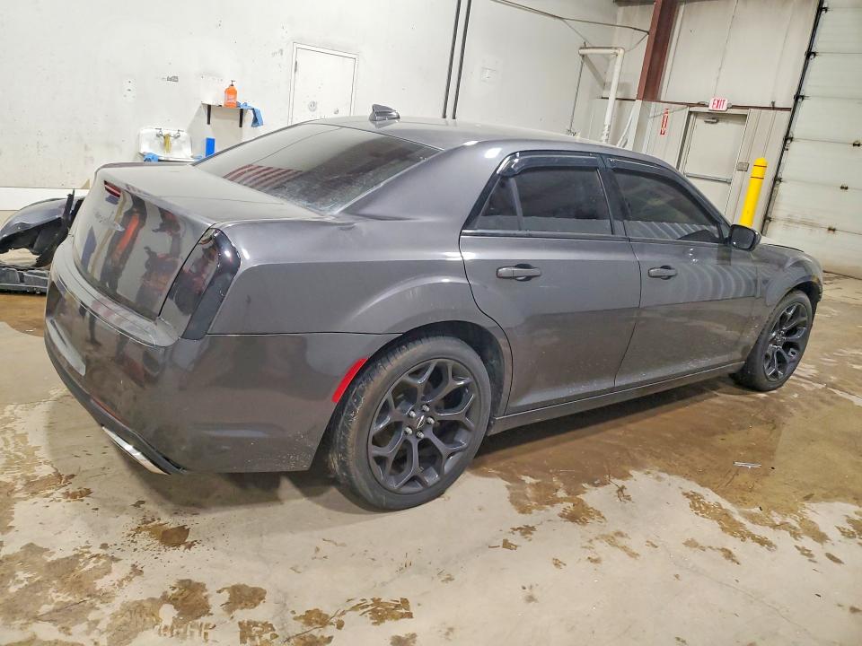 Photo 3 from auction – 2019 CHRYSLER 300 S with VIN 2C3CCABG2KH516450