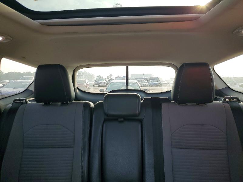 Photo 10 from auction – 2017 FORD ESCAPE with VIN 1FMCU0J96HUC24596