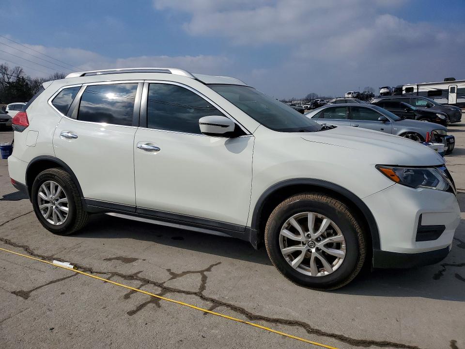 Photo 4 from auction – 2017 NISSAN ROGUE S with VIN 5N1AT2MT7HC886772