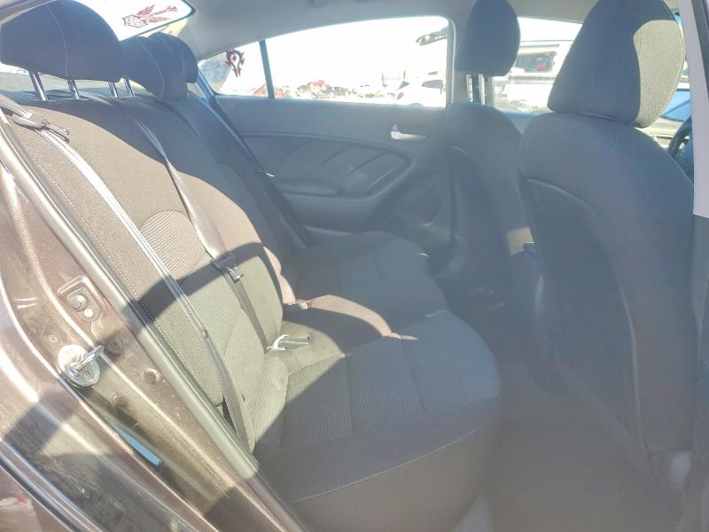 Photo 10 from auction – 2018 KIA FORTE with VIN 3KPFK4A72JE166584