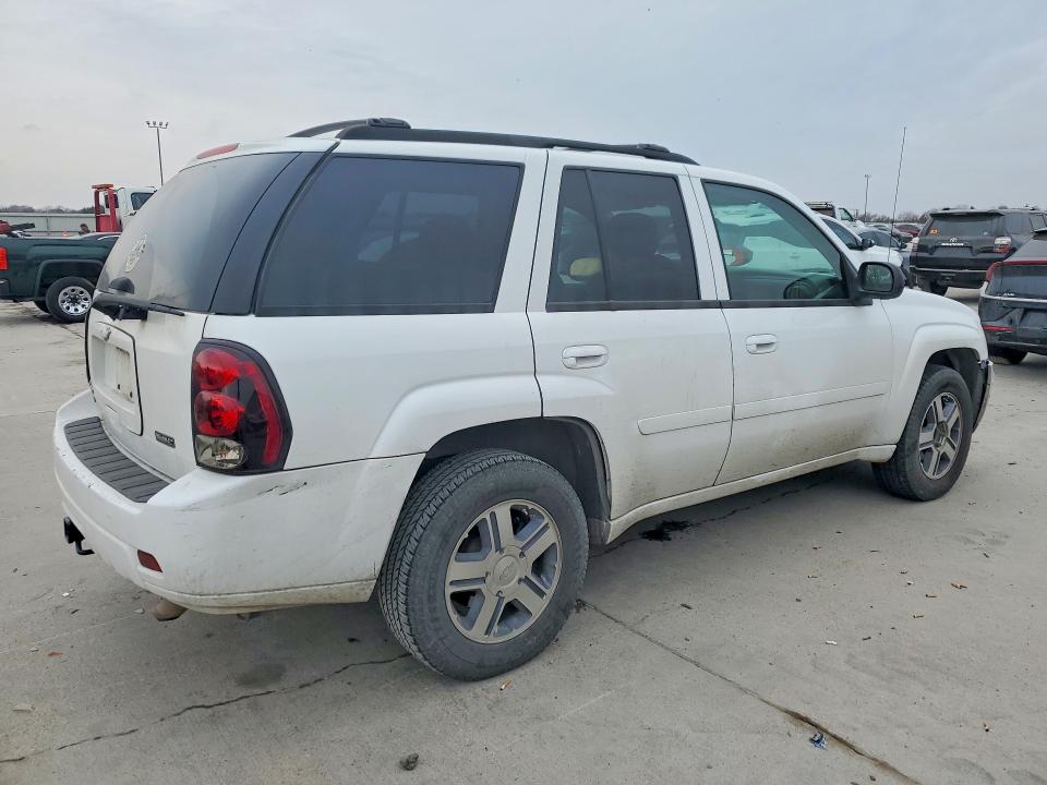 Photo 3 from auction – 2008 CHEVROLET TRAILBLAZER with VIN 1GNDS13S282181091