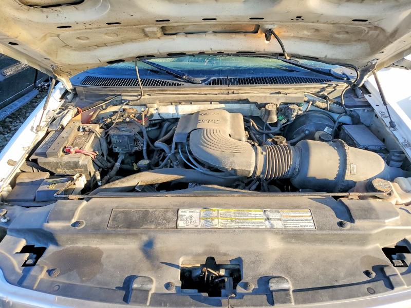 Photo 11 from auction – 2000 FORD F150 with VIN 1FTRX17W3YNA37870