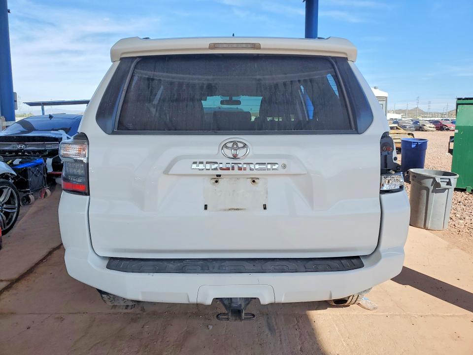 Photo 6 from auction – 2018 TOYOTA 4RUNNER SR with VIN JTEBU5JR1J5482873