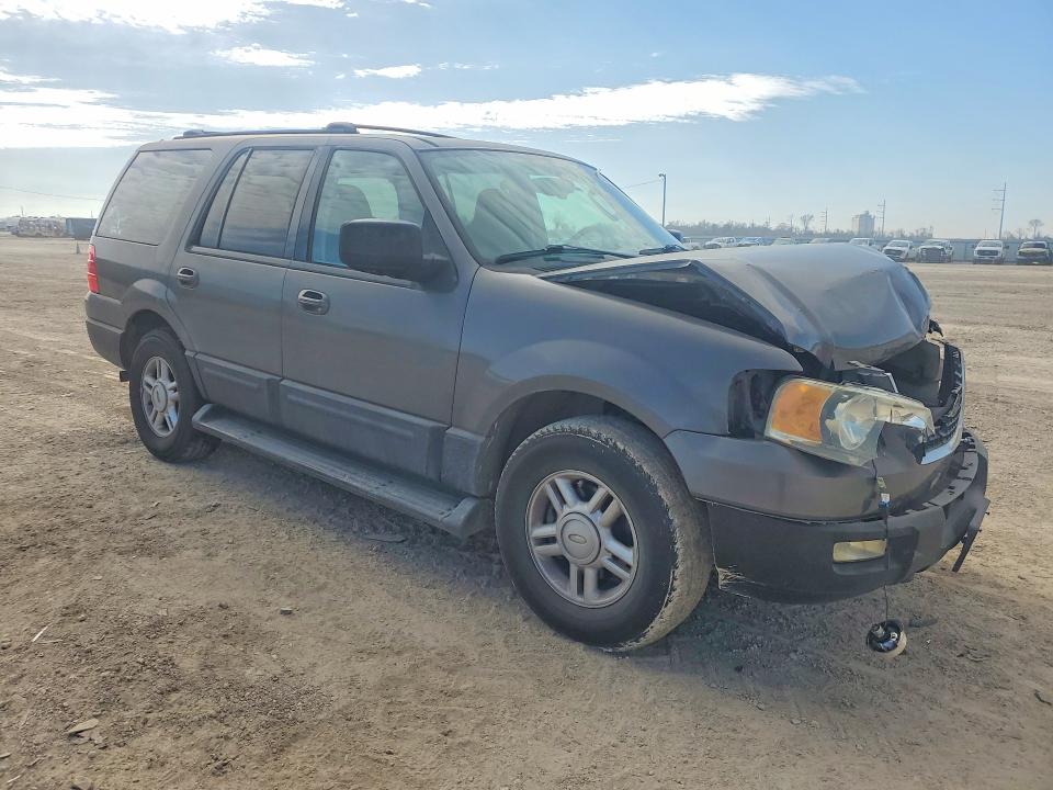 Photo 4 from auction – 2004 FORD EXPEDITION with VIN 1FMFU16W34LB54007
