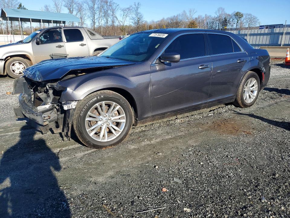CHRYSLER 300 2019 с VIN 2C3CCAAGXKH561427 - Фото с аукциона