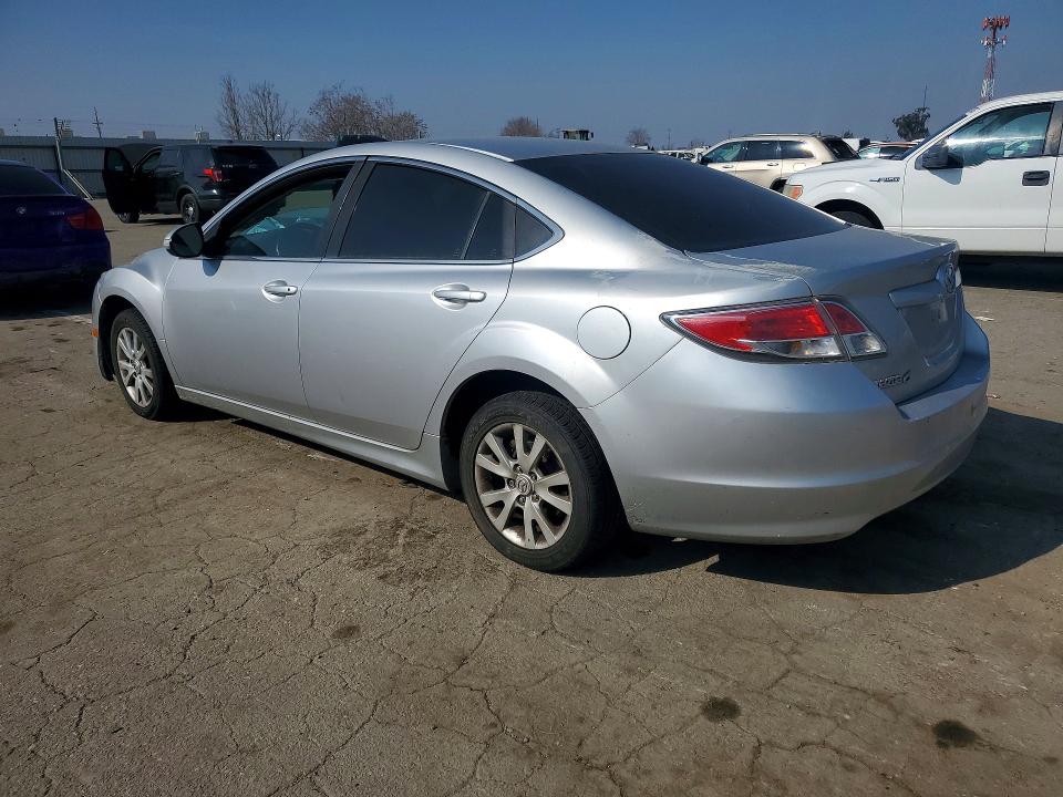 Photo 2 from auction – 2011 MAZDA 6 with VIN 1YVHZ8CH8B5M08691