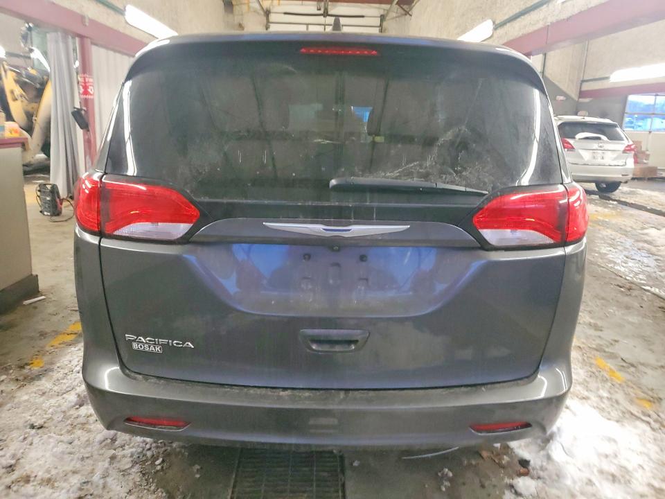 Photo 6 from auction – 2017 CHRYSLER PACIFICA L with VIN 2C4RC1CG1HR817153