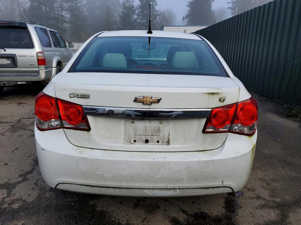 Photo 6 from auction – 2014 CHEVROLET CRUZE with VIN 1G1PC5SB9E7181432