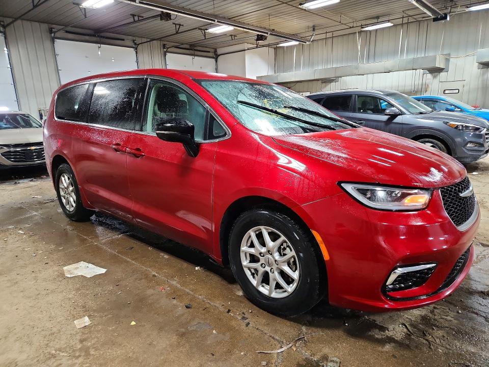 Photo 4 from auction – 2024 CHRYSLER PACIFICA T with VIN 2C4RC1BG6RR179825