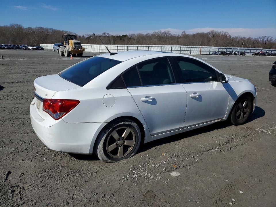 Photo 3 from auction – 2014 CHEVROLET CRUZE with VIN 1G1PC5SB7E7292903
