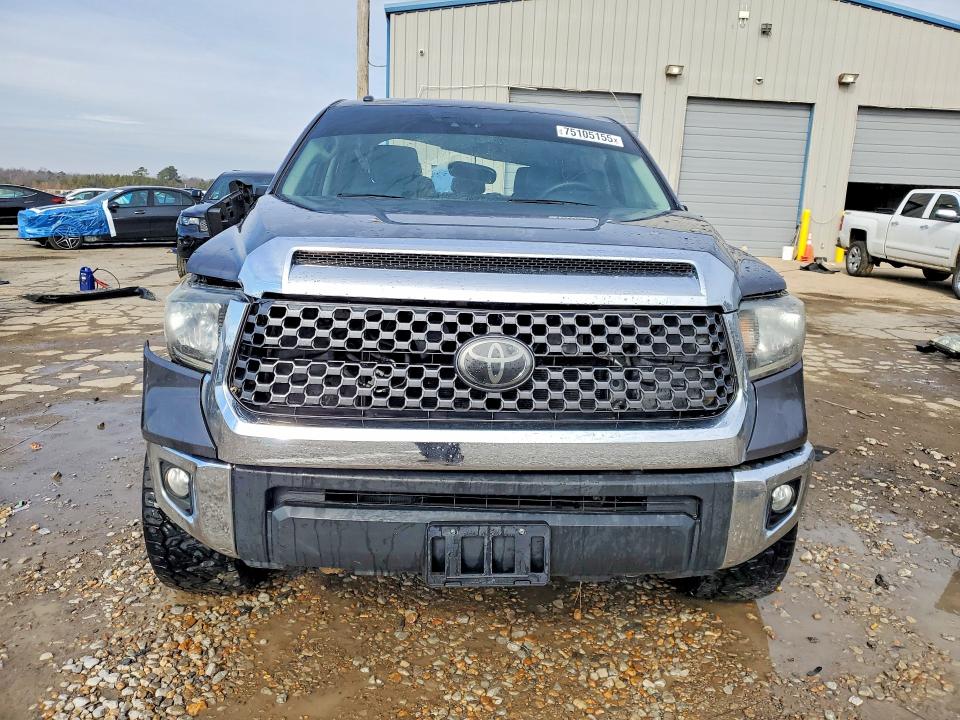 Photo 5 from auction – 2018 TOYOTA TUNDRA with VIN 5TFDW5F10JX689558