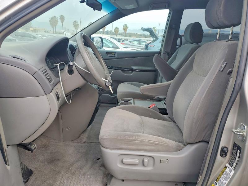 Photo 7 from auction – 2005 TOYOTA SIENNA with VIN 5TDZA23C35S340401