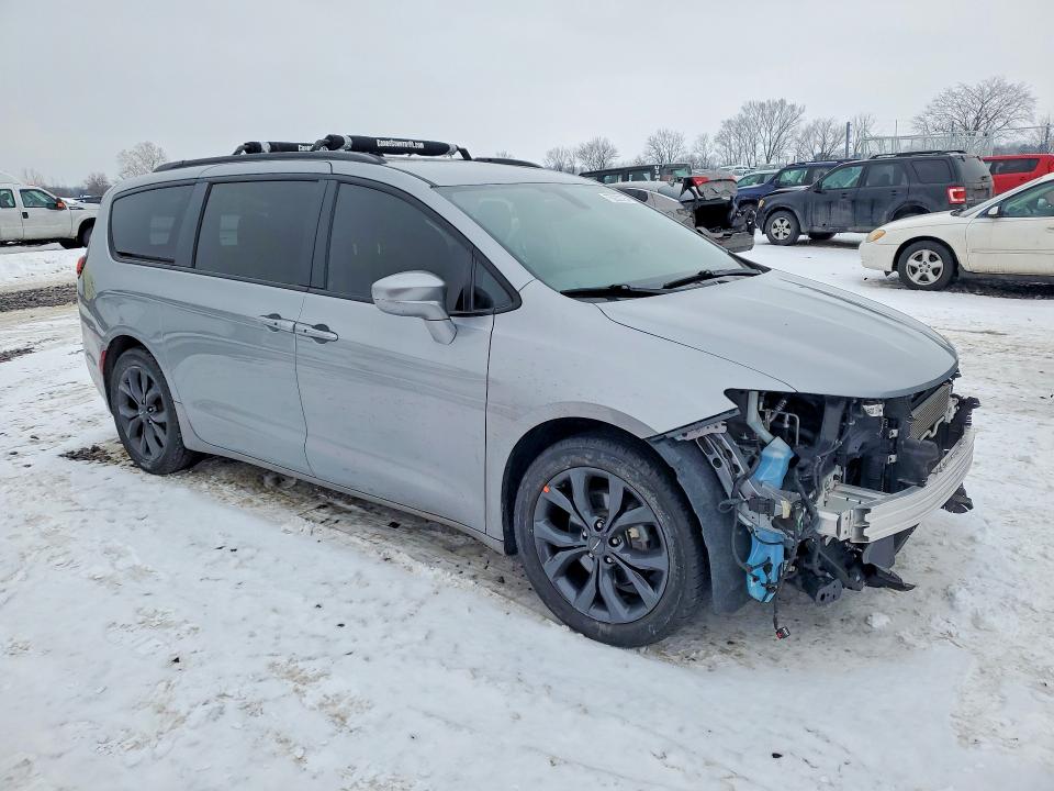 Photo 4 from auction – 2020 CHRYSLER PACIFICA with VIN 2C4RC1EG6LR122642