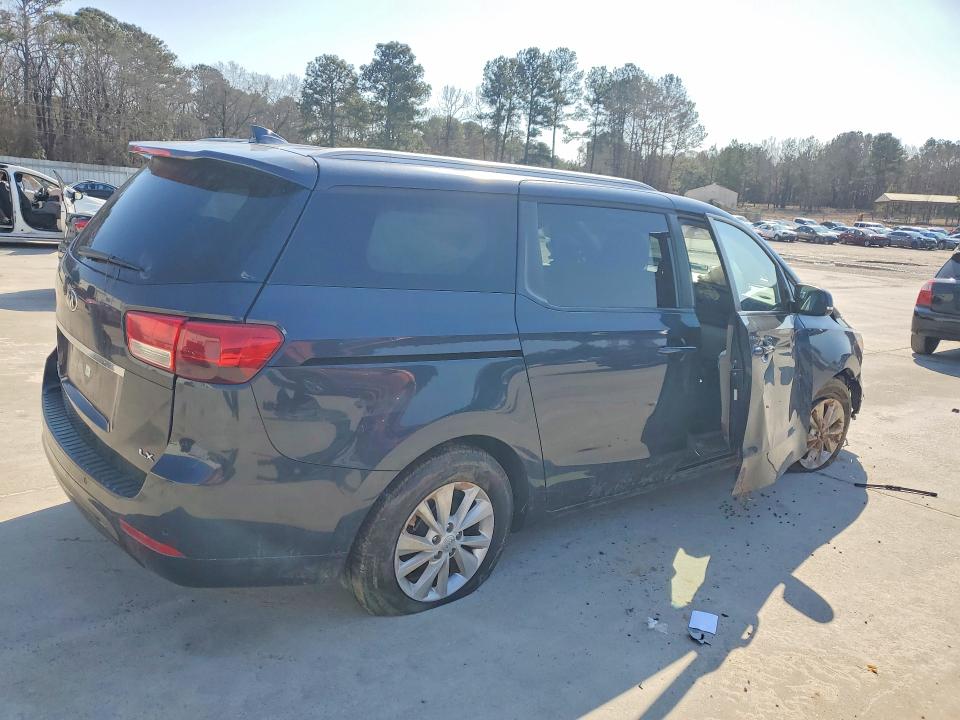 Photo 3 from auction – 2017 KIA SEDONA LX with VIN KNDMB5C19H6265666