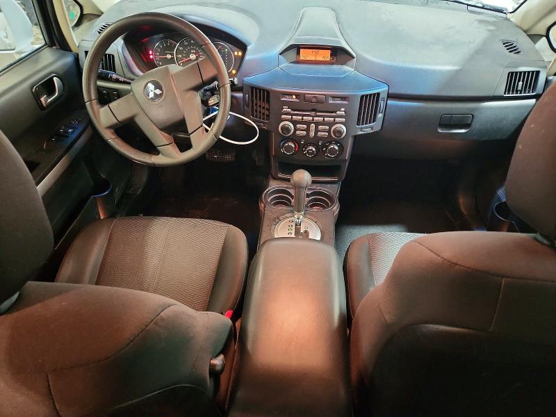 Photo 8 from auction – 2011 MITSUBISHI ENDEAVOR L with VIN 4A4JN2AS5BE034399