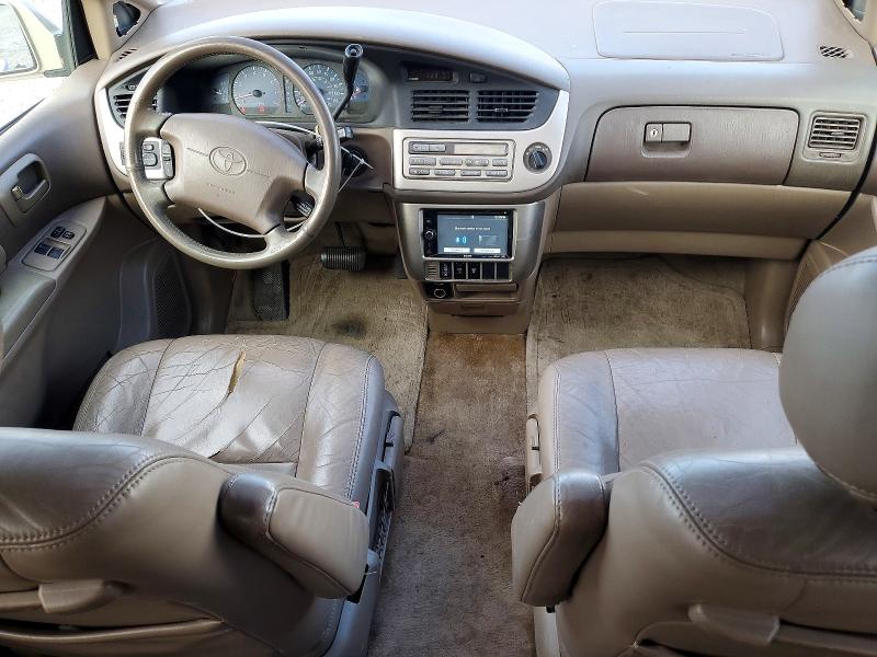 Photo 8 from auction – 2002 TOYOTA SIENNA with VIN 4T3ZF13C22U460700