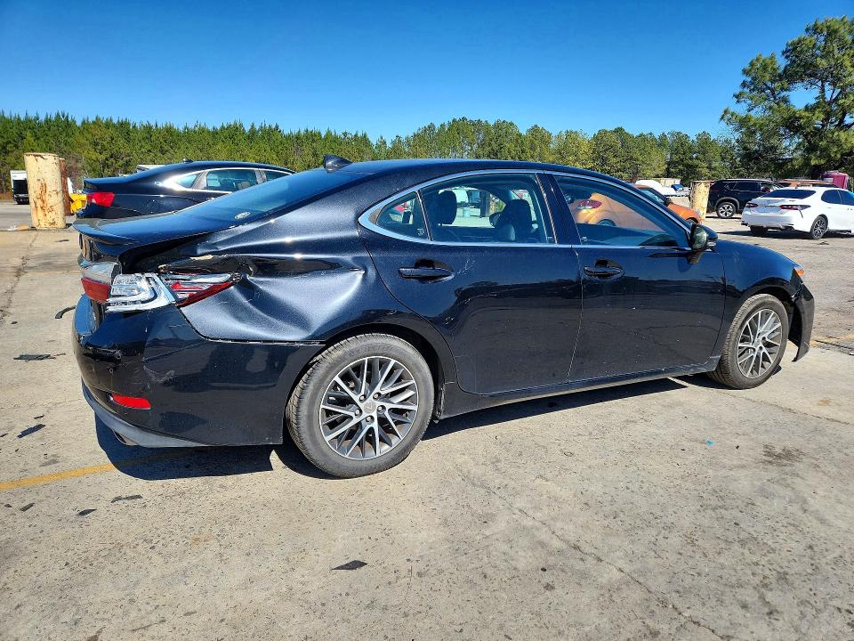 Photo 3 from auction – 2017 LEXUS ES with VIN 58ABK1GG3HU047172