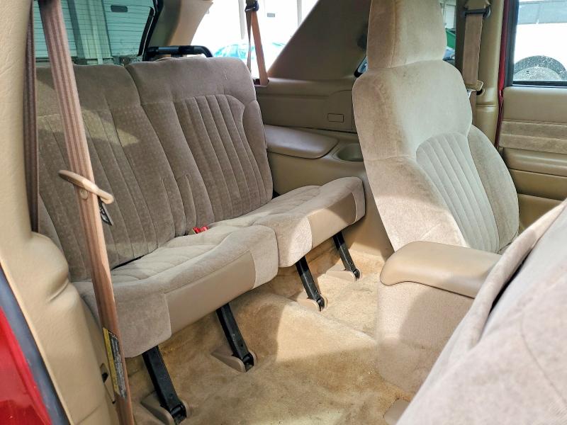 Photo 11 from auction – 2002 CHEV BLAZER with VIN 1GNCS18W62K105856