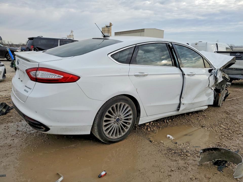 Photo 3 from auction – 2015 FORD FUSION with VIN 3FA6P0K92FR310523