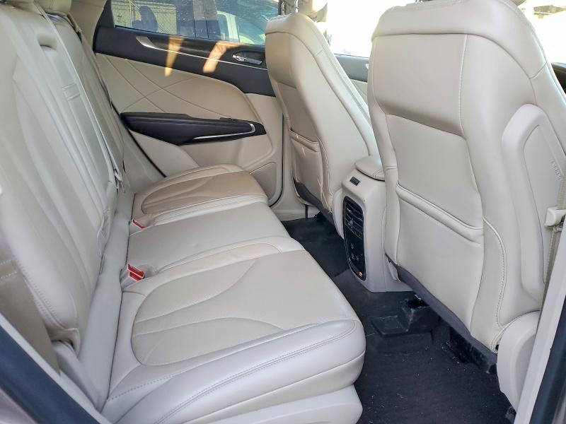 Photo 11 from auction – 2019 LINCOLN MKC with VIN 5LMCJ3D92KUL44194