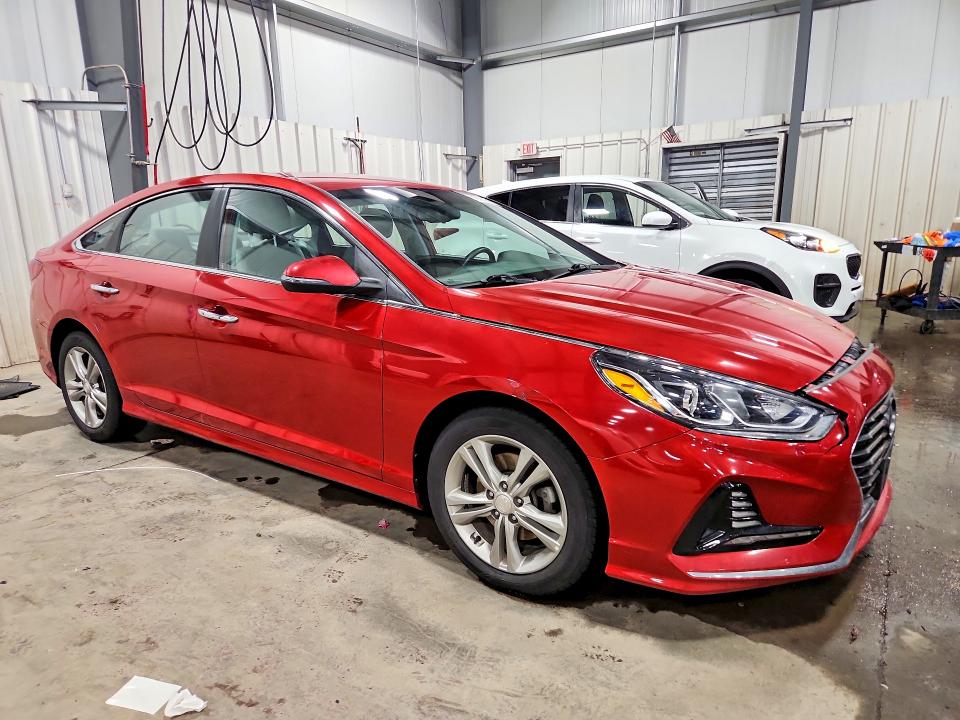Photo 4 from auction – 2018 HYUNDAI SONATA with VIN 5NPE34AF5JH684278