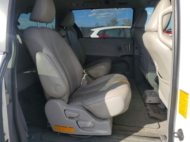 Photo 11 from auction – 2012 TOYOTA SIENNA XLE with VIN 5TDYK3DC3CS261773