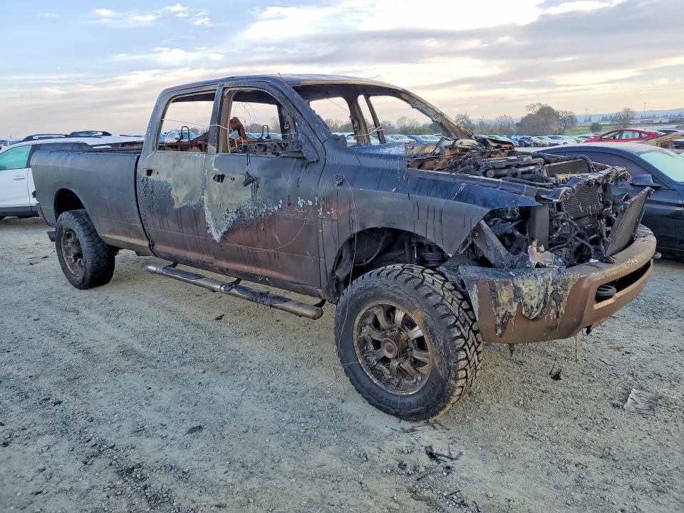 Photo 4 from auction – 2017 RAM 2500 with VIN 3C6UR5HL4HG615586