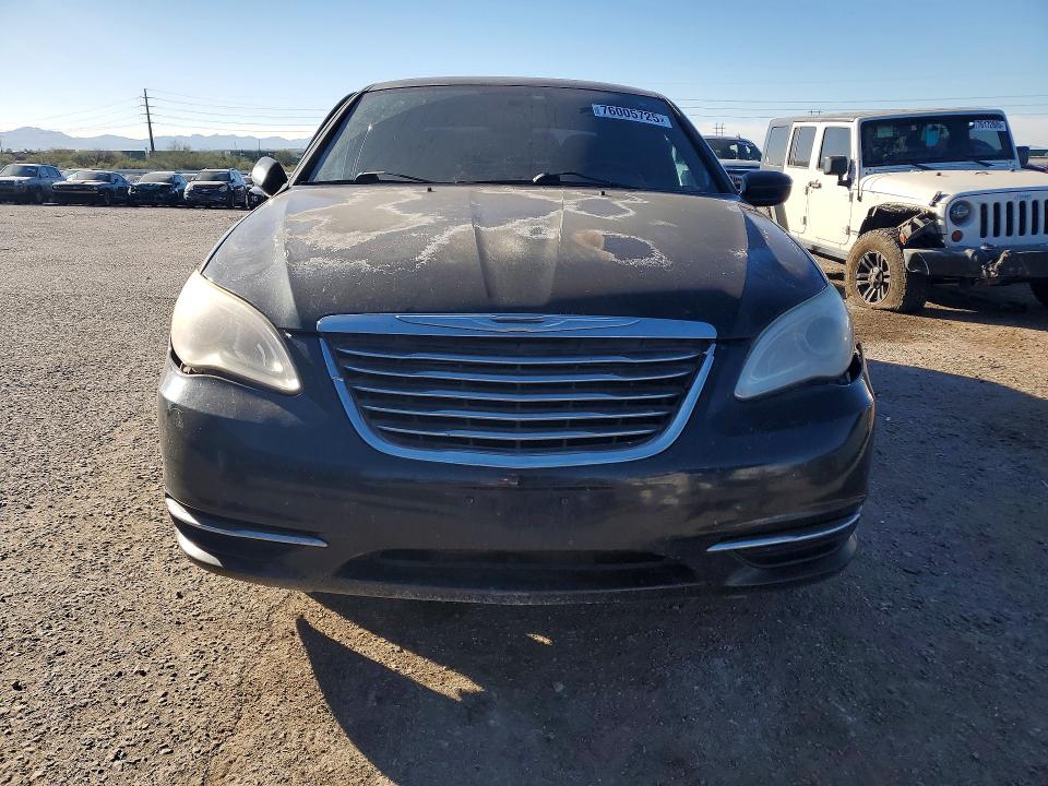 Photo 5 from auction – 2013 CHRYSLER 200 with VIN 1C3CCBBB4DN695210