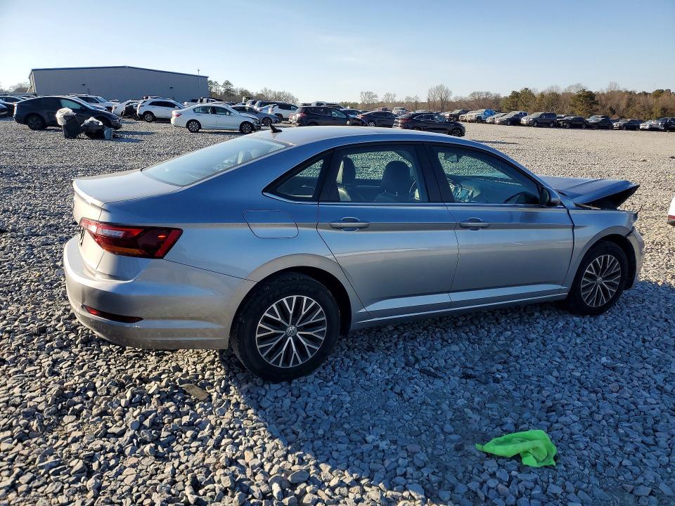 Photo 3 from auction – 2019 VOLKSWAGEN JETTA with VIN 3VWCB7BU1KM269797