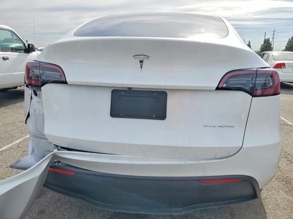 Photo 6 from auction – 2023 TESLA MODEL Y with VIN 7SAYGDEE3PA030132