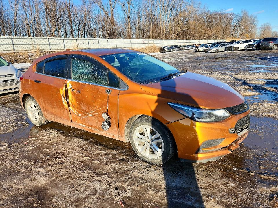 Photo 4 from auction – 2017 CHEVROLET CRUZE with VIN 3G1BE6SM7HS540844