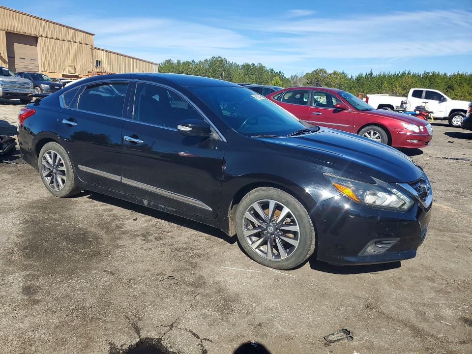 Photo 4 from auction – 2017 NISSAN ALTIMA 2.5 with VIN 1N4AL3AP1HC210244