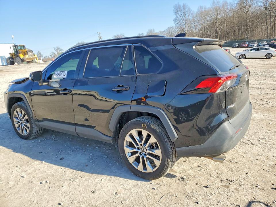 Photo 2 from auction – 2020 TOYOTA RAV4 with VIN 2T3A1RFV4LC108843
