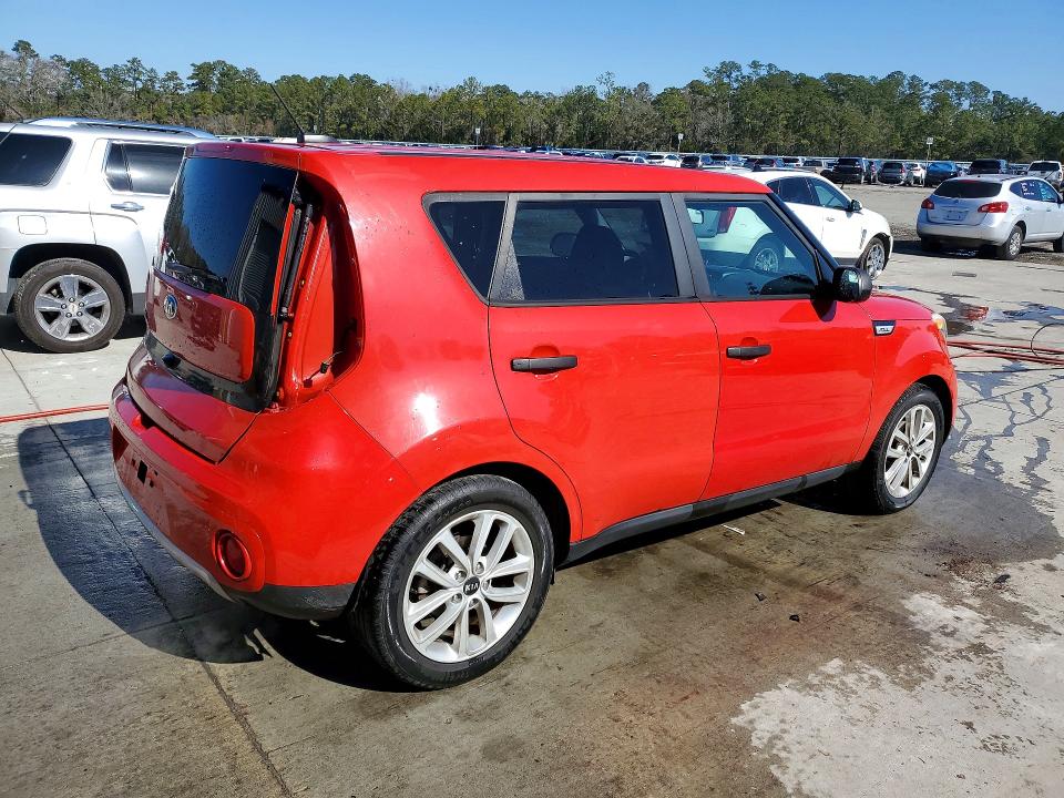 Photo 3 from auction – 2017 KIA SOUL with VIN KNDJP3A52H7418896