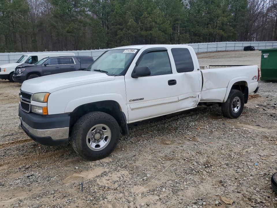 CHEVROLET SILVERADO 2007 with VIN 1GCHK29U37E158196 - Photo from auction
