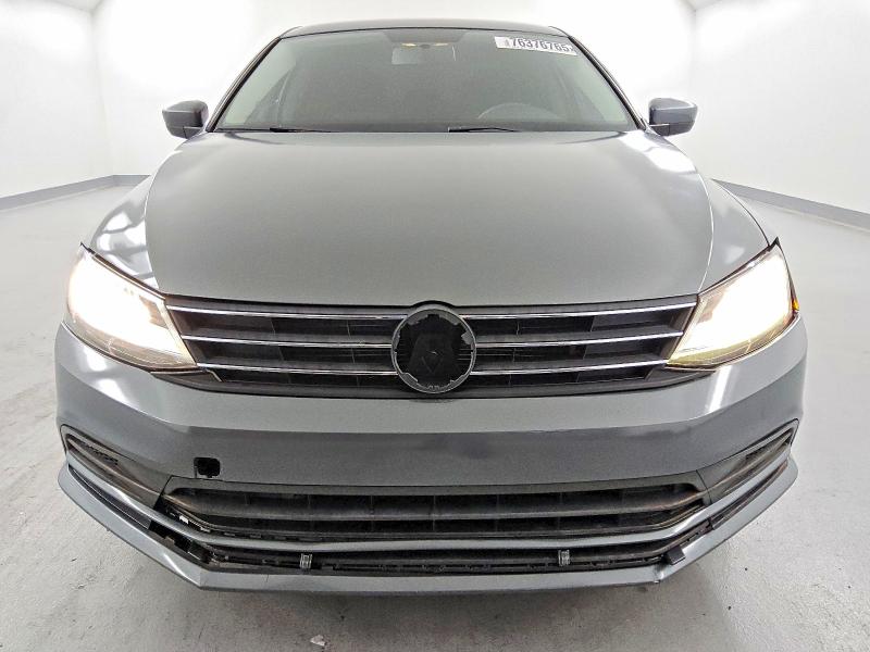 Photo 5 from auction – 2017 VOLKSWAGEN JETTA with VIN 3VW2B7AJ1HM270847