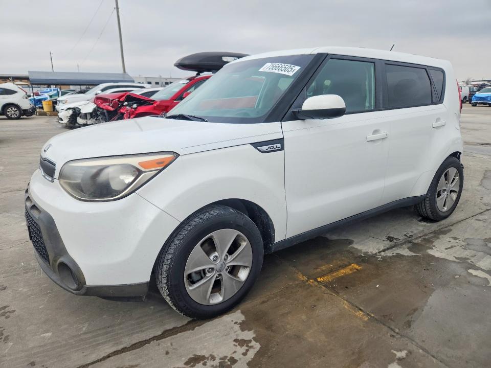 KIA SOUL 2015 with VIN KNDJN2A21F7774453 - Photo from auction