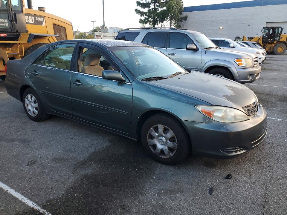 Photo 4 from auction – 2002 TOYOTA CAMRY with VIN 4T1BE32K82U577439
